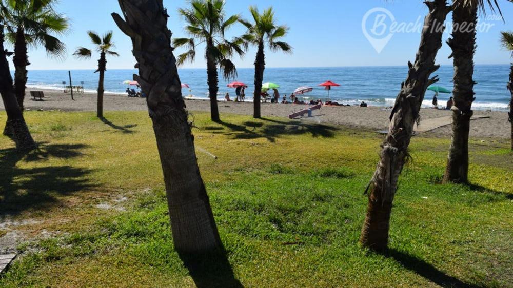 Apartamento 60 m2 en la playa Torre de Benagalbon Exterior foto